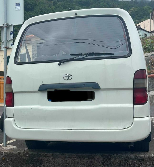 Carrinha Toyota Hiace | Ligeiro de passageiros - 9 lugares