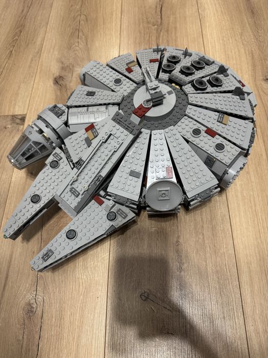 LEGO Star Wars Sokół Millenium