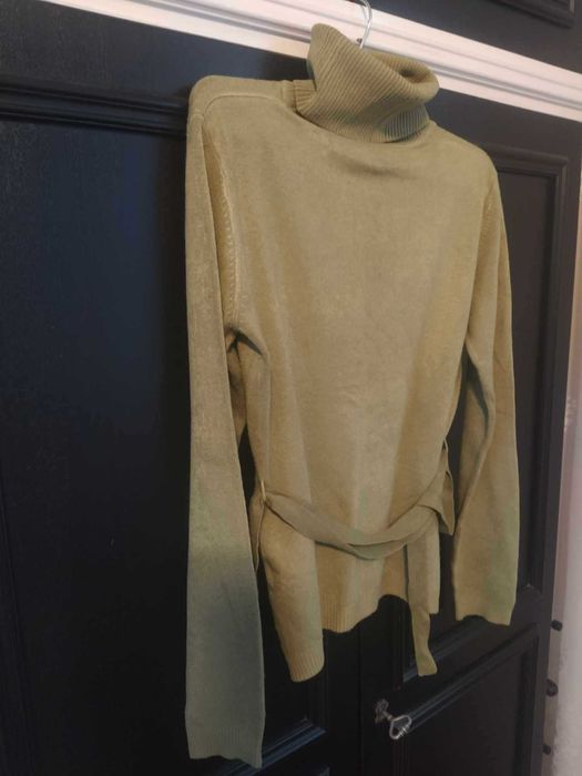 Damski golf z paskiem