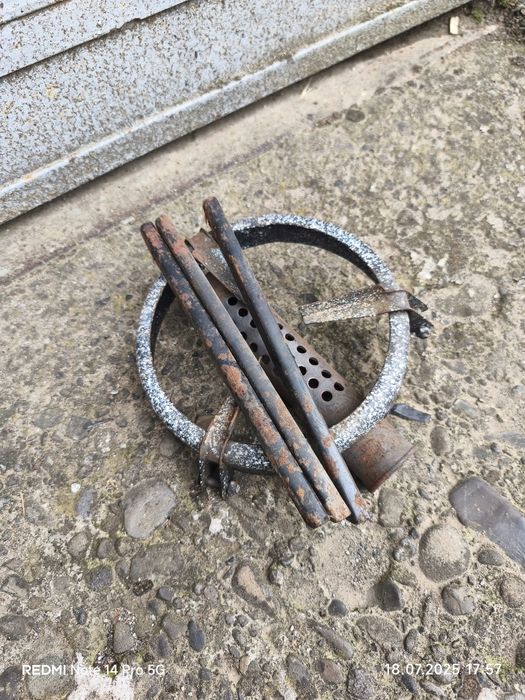 Тринога для паяльної лампи