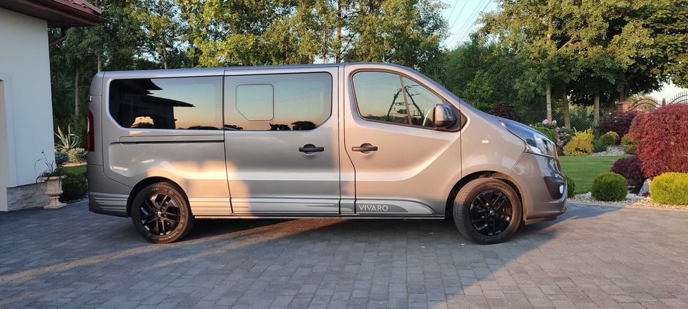 Wynajem wypożyczalnia bus 9 osobowy