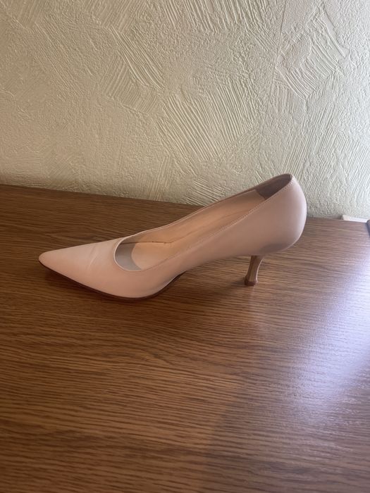 Продам гарні жіночі туфлі