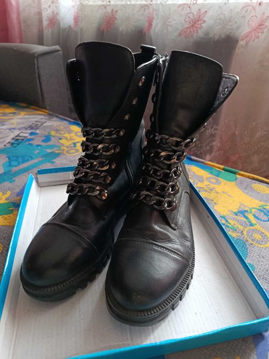 Ботинки жіночі осінь