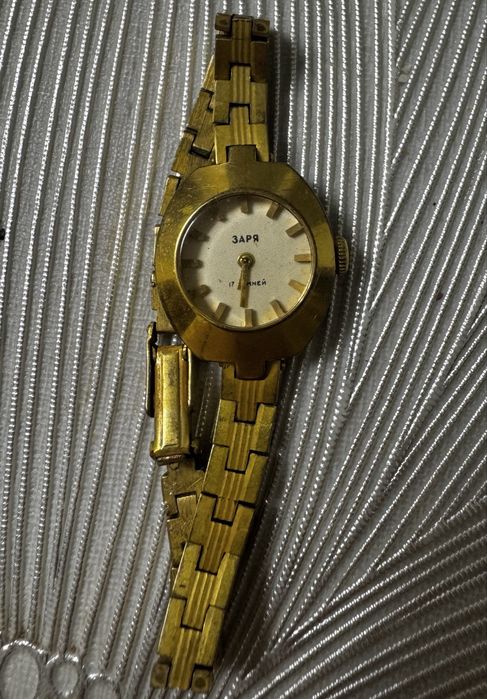 Позолоченные часы Заря 17 камней