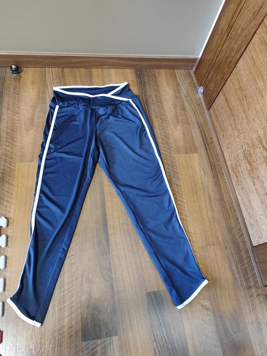 Leginsy damskie M/L z białą lamówką