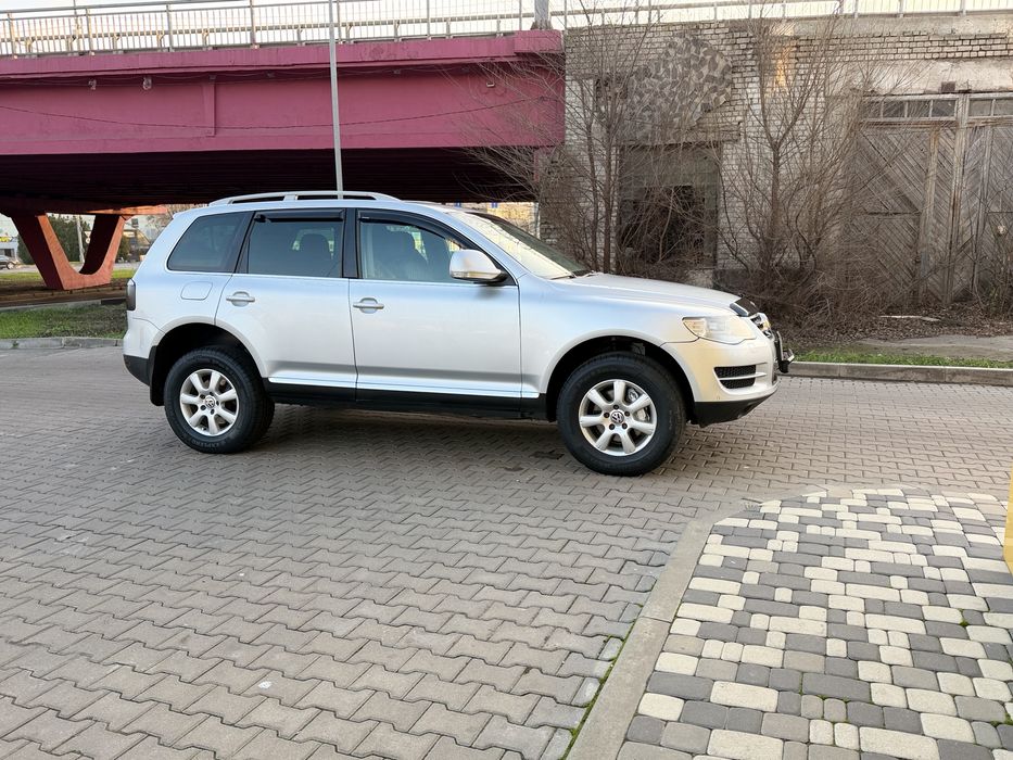 Volksvagen  TOUAREG