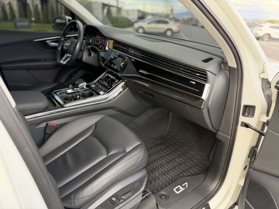 Продам Audi Q7 2021p