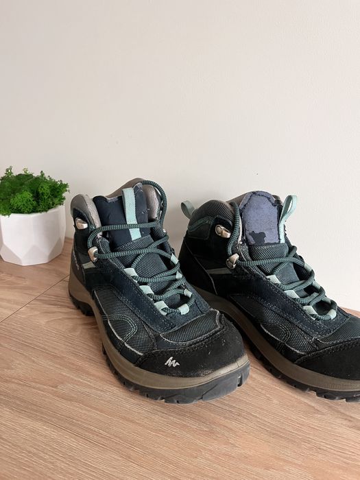 Треки, мандрівні черевики