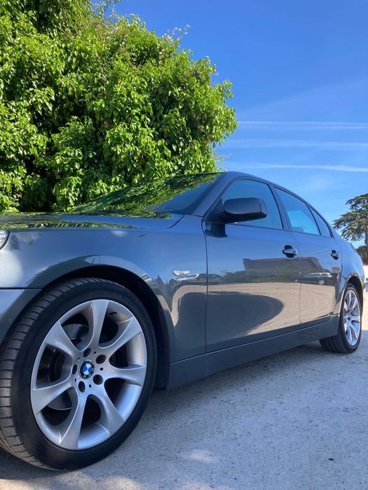 Bmw E60 525d caixa automática.