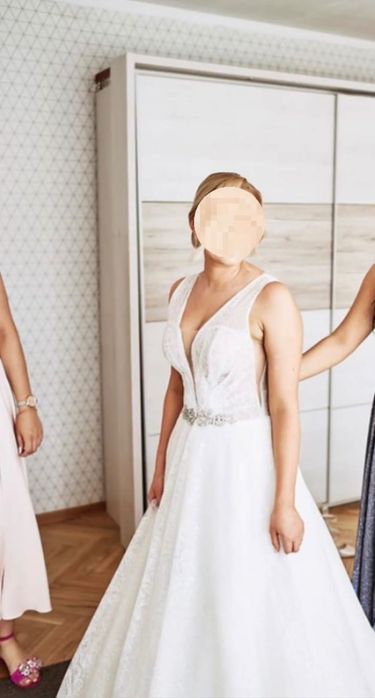 Suknia ślubna błyszcząca