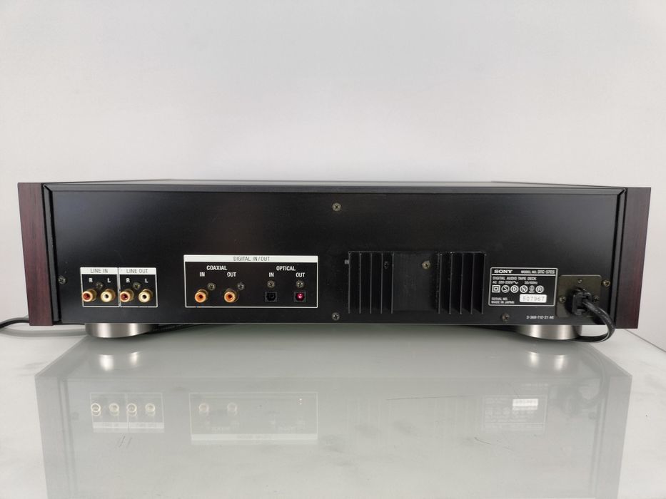 Sony  Dat DTC 57Es . Sprzedam