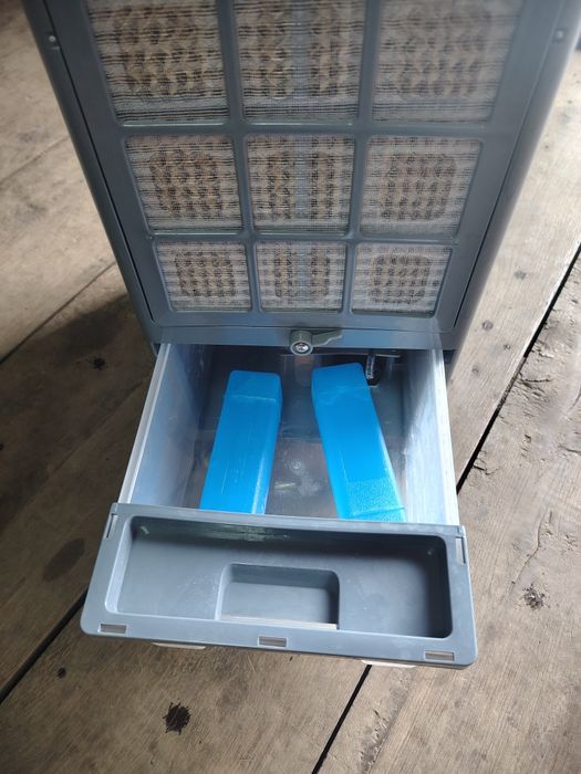 Продам охолоджував повітря,куплений в Європі новим.