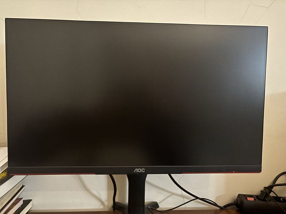 Desktop Gaming LENOVO Loq 17IRR9-176 mais Monitor Gaming AOC