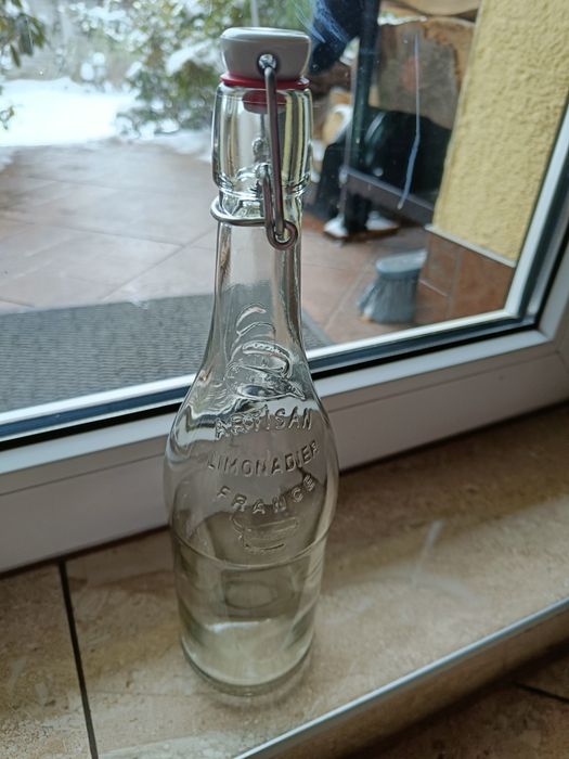 Butelki na soki , nalewki , pojemność 0,75 l