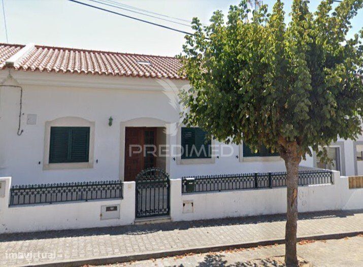 Moradia T3 com Sótão e Espaço Exterior - Melides