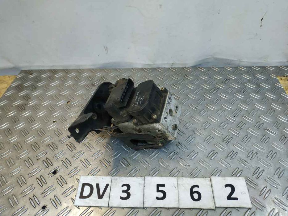 Nissan Almera 2 00-06 Блок ABS bosh 1.5 DV3562 265216899