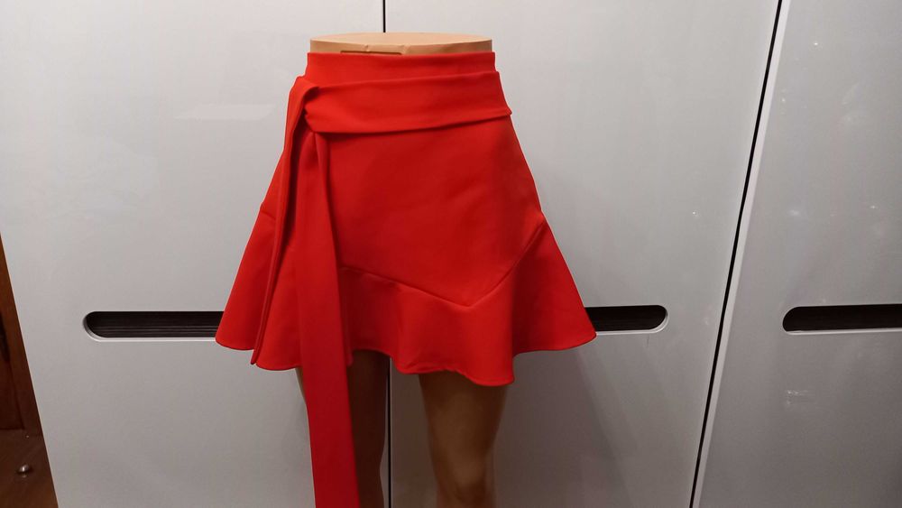 ZARA р. S 44 46 шорты - юбка стрейч красная с бантом