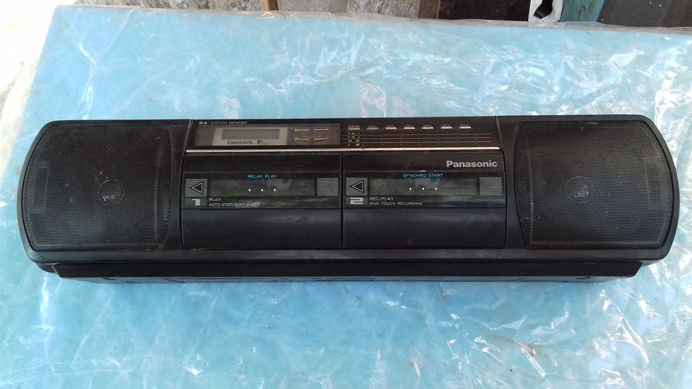 Продам магнитолу "Panasonic".