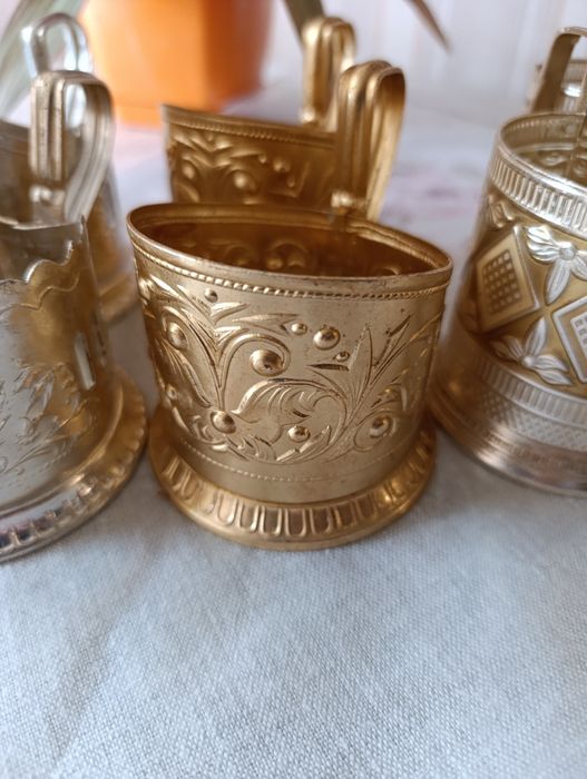Продам залізні коробочки 7 см на 5,5 см висота 5 см підстаканники.
