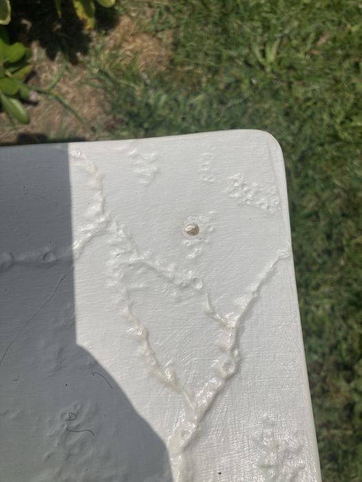 Stolik z kolumn greckich