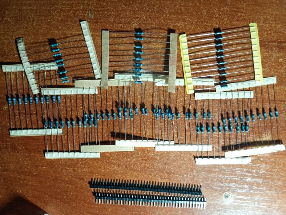 Макетная плата на которой можно собрать почти всьо