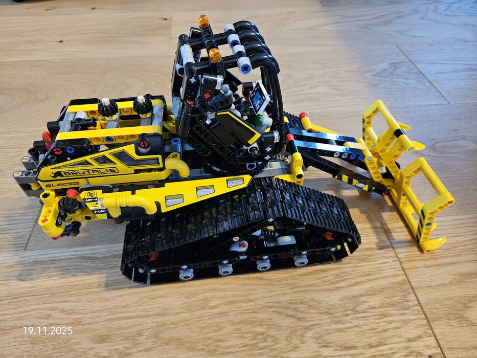 42094 Tracked Loader LEGO technic