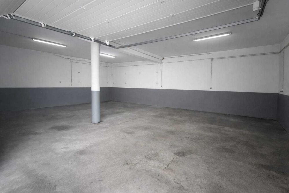 Arrendam-se Armazéns