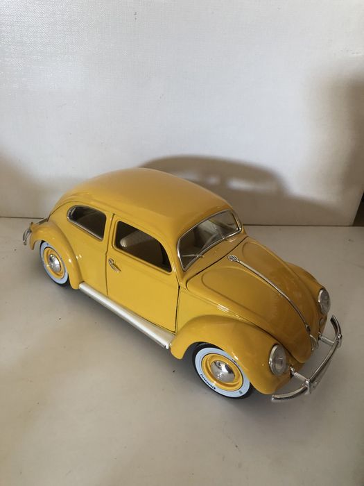 VW carocha miniatura 1:18