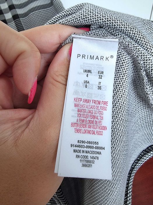 Saia midi justa com padrão branco e preto Primark,tam 32 - nunca usada