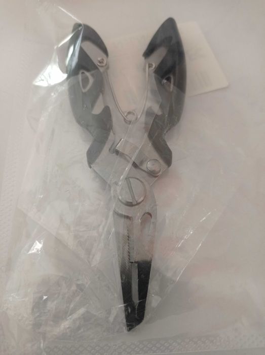 Alicate multifuncional para pesca