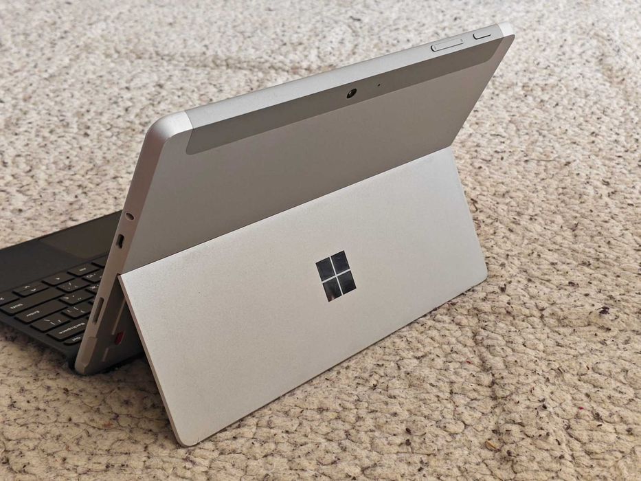 Microsoft Surface Go