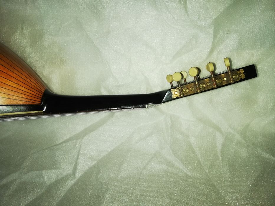 Bandolim napolitano elétrico restaurado e estojo