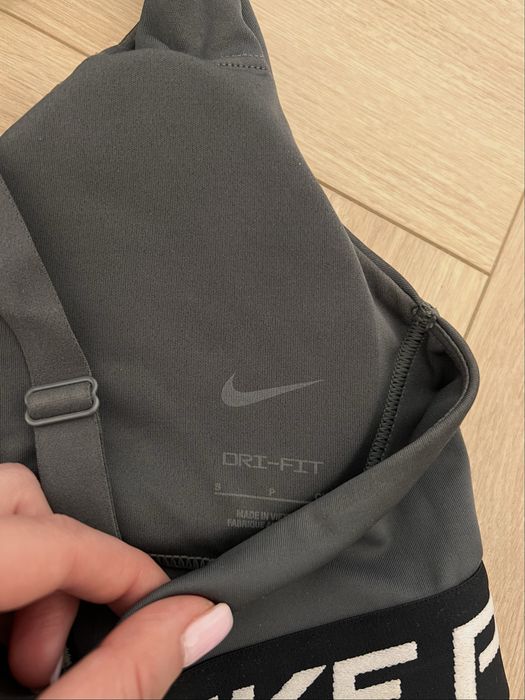 спортивний топ Nike pro new collection s