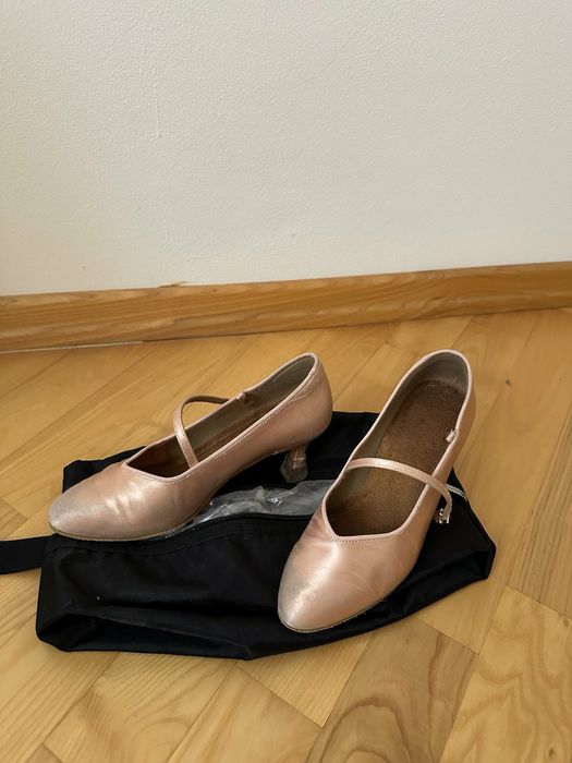 Танцювальне взуття