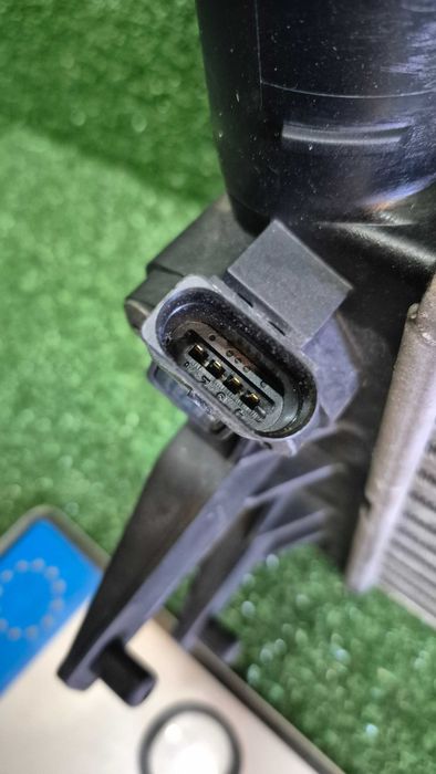 Intercooler Audi A4 B6 B7 8E 1.8T 2.0 TFSI 1.9 TDI 2.0 TDI Ref. 8E0145805R Original em excelente estado