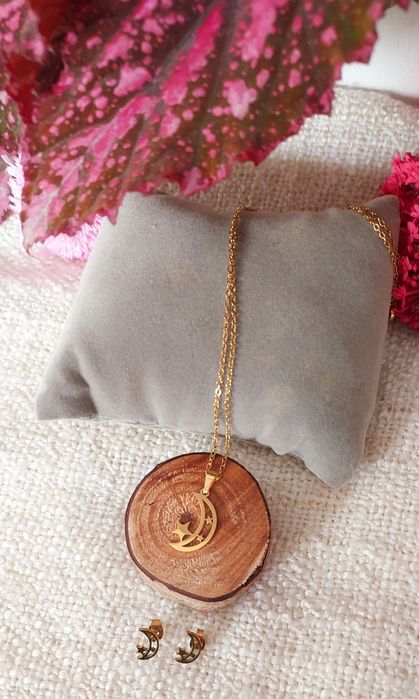 Conjunto de colar e brincos aço inoxidável dourado com lua e estrelas