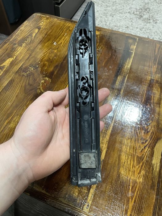 Продам накладку криші Range Rover evogue BJ32.50463AG задня ліва і пра