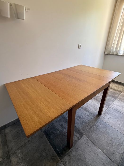 mesa de cozinha extensível 95x95 (até 169,5cm) + 4 cadeiras