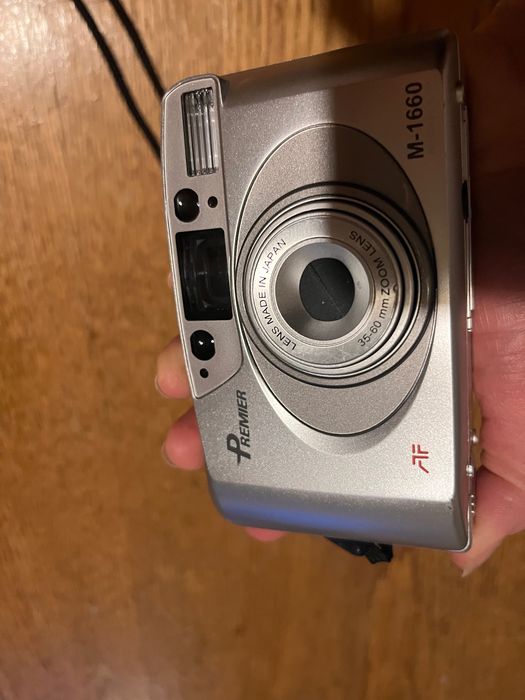 Premiere пленочный фотоаппарат