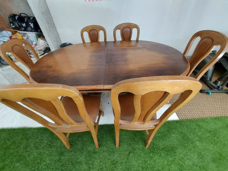 Vendo mesa de sala + cadeiras