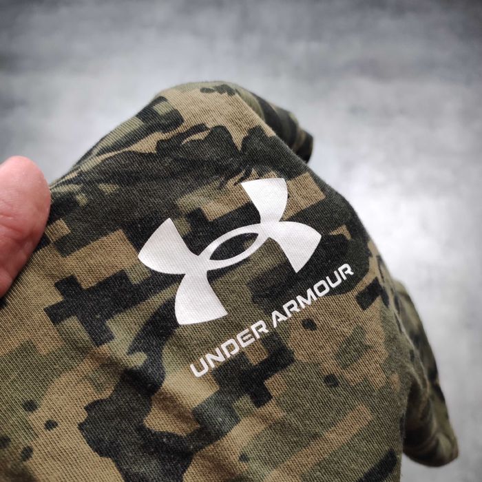 MĘSKA Koszulka Sportowa Loose Moro Camo Kamuflaż Under Armour Logo