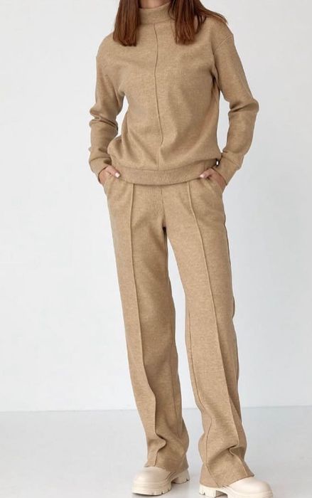 Шерстяний костюм