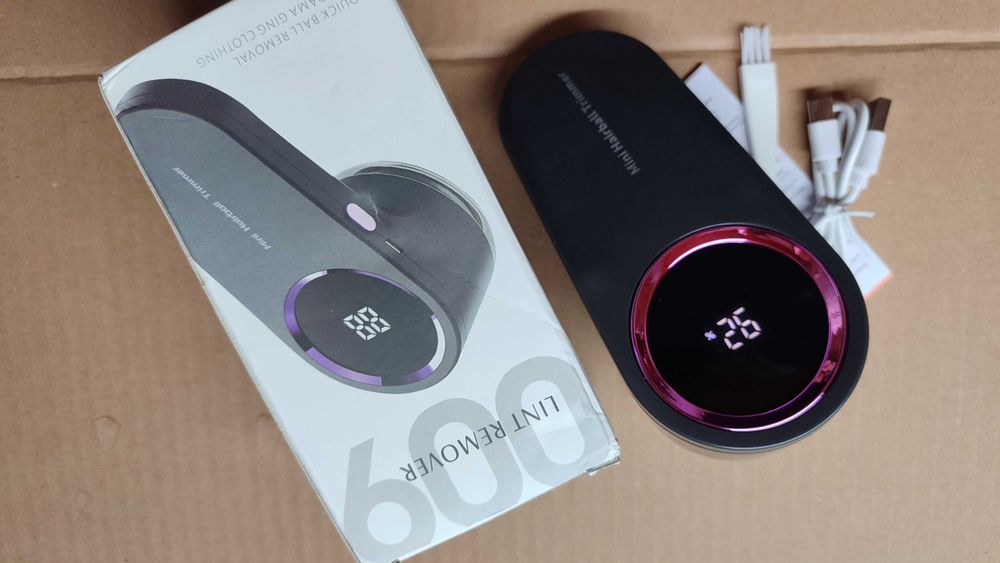 Машинка для видалення ковтунців катишок з дисплеєм