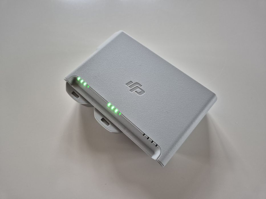 DJI Neo Hub + 2 baterie akumulatory 1 i 2 cykle ładowania