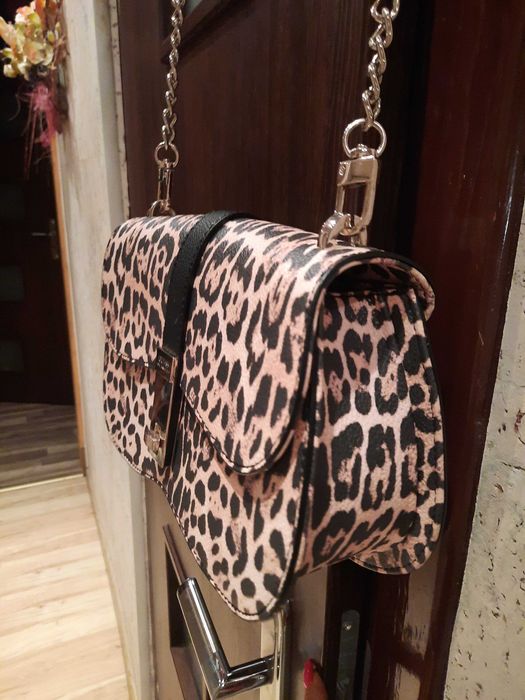 Torebka  oryginalna  Guess  panterka