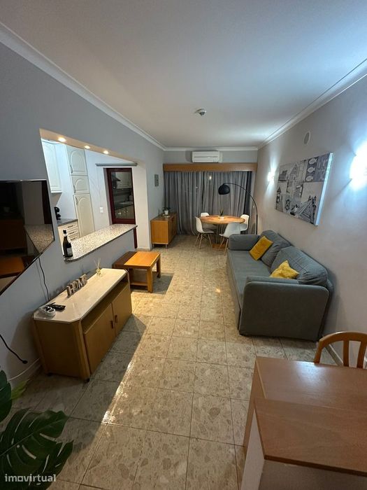 Apartamento T1 com lugar de parqueamento e piscina
