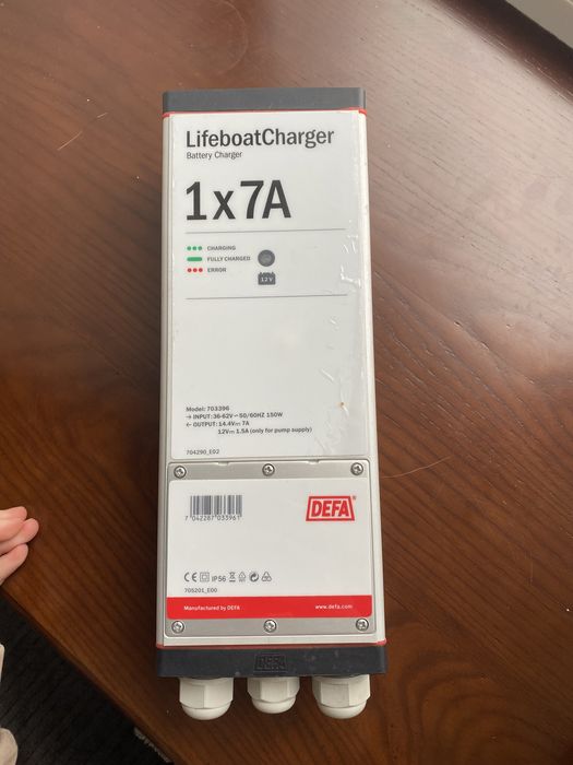 Інвертор , перетворювач напруги