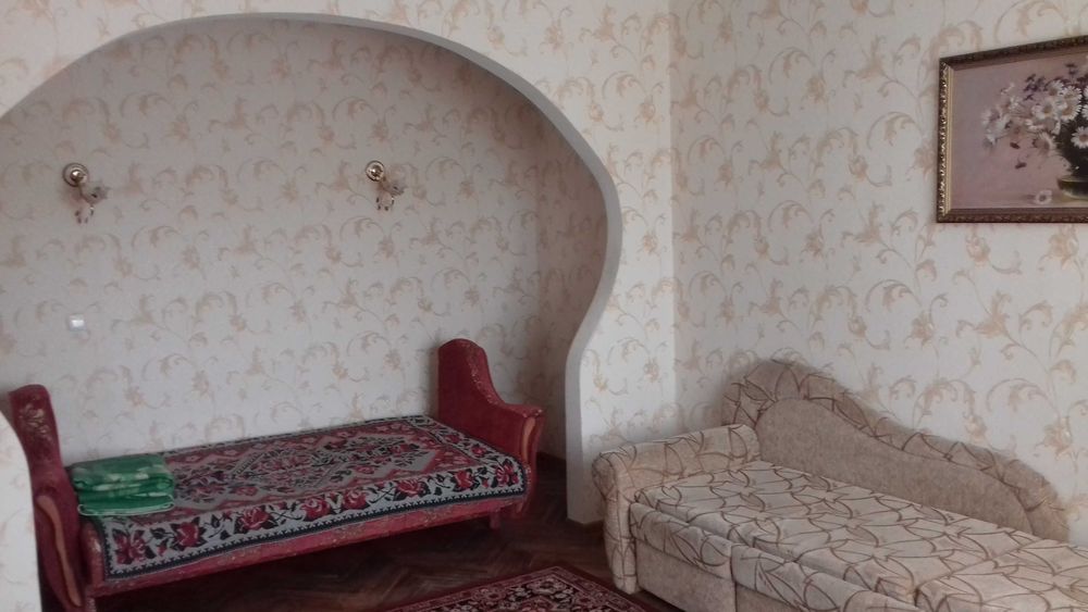 продам 1-кімнатну велику квартиру в Миргороді