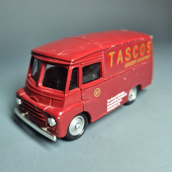 Miniatura carrinha Morris LD Van 1954