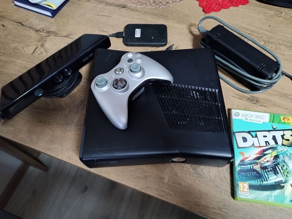 Xbox 360 250gb, pad,Kinect, gry